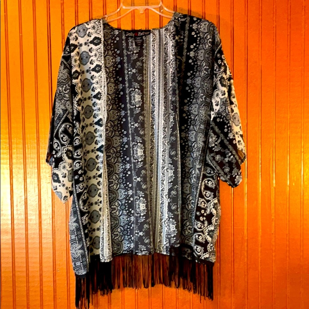 Kimono style cardigan with fringe